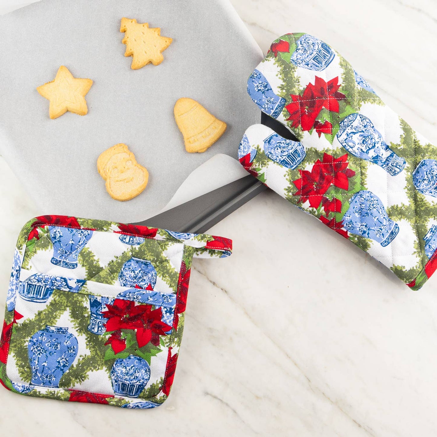 Poinsettias Oven Mitt Set