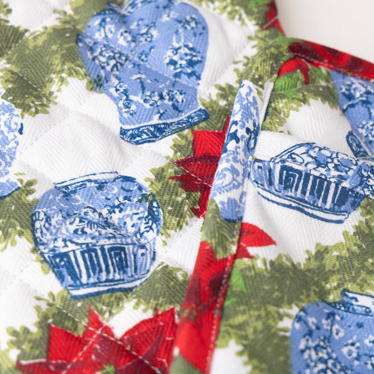 Poinsettias Oven Mitt Set